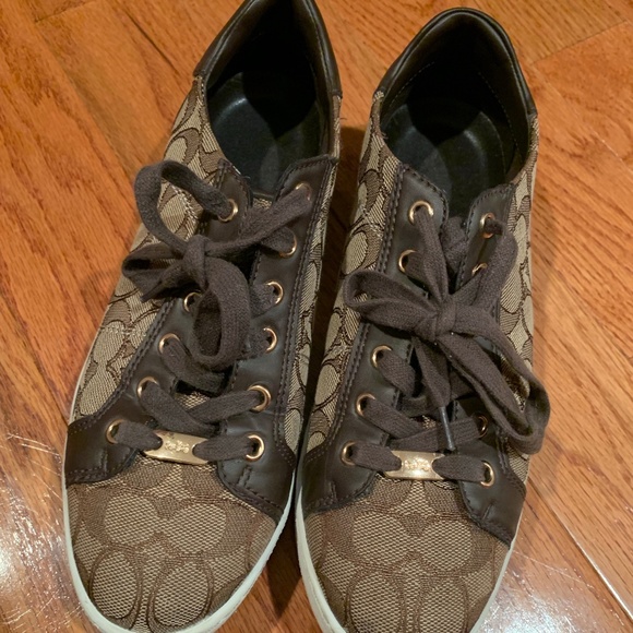 Coach women's shoes size 9 used great condition - Picture 1 of 4